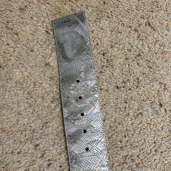 White House Black Market Snake Print REAL Leather metallic belt - Picture 4 of 6